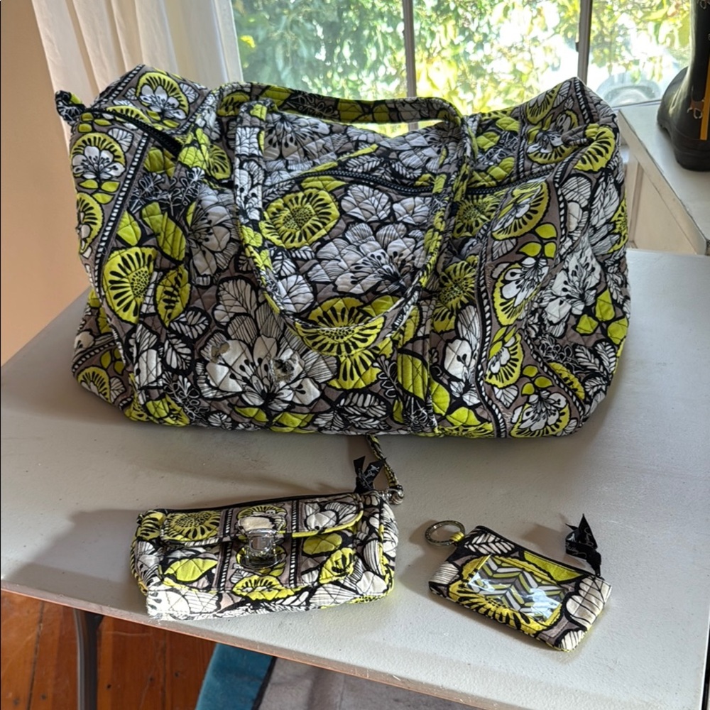 Cotton floral Patterned Women's Vera Bradley Bag, pouch & id holder (3 pieces)